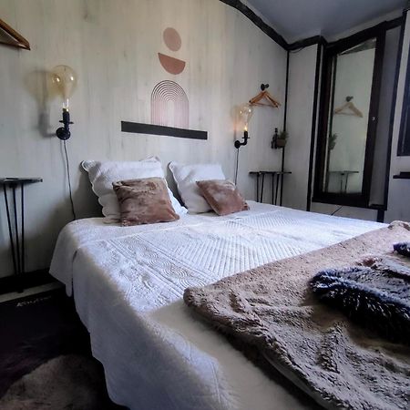 2Ch 4Pers Matelas M De Forme Kitchenette Sdb Wc Au Calme Cote Jardin チュール エクステリア 写真