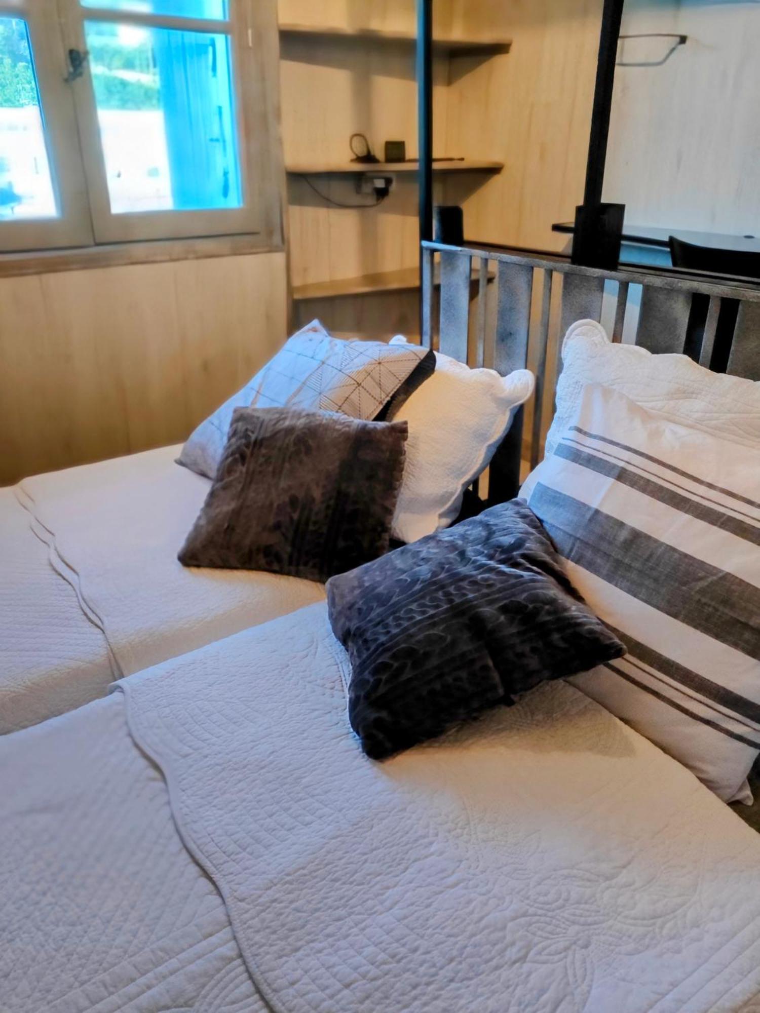 2Ch 4Pers Matelas M De Forme Kitchenette Sdb Wc Au Calme Cote Jardin チュール エクステリア 写真